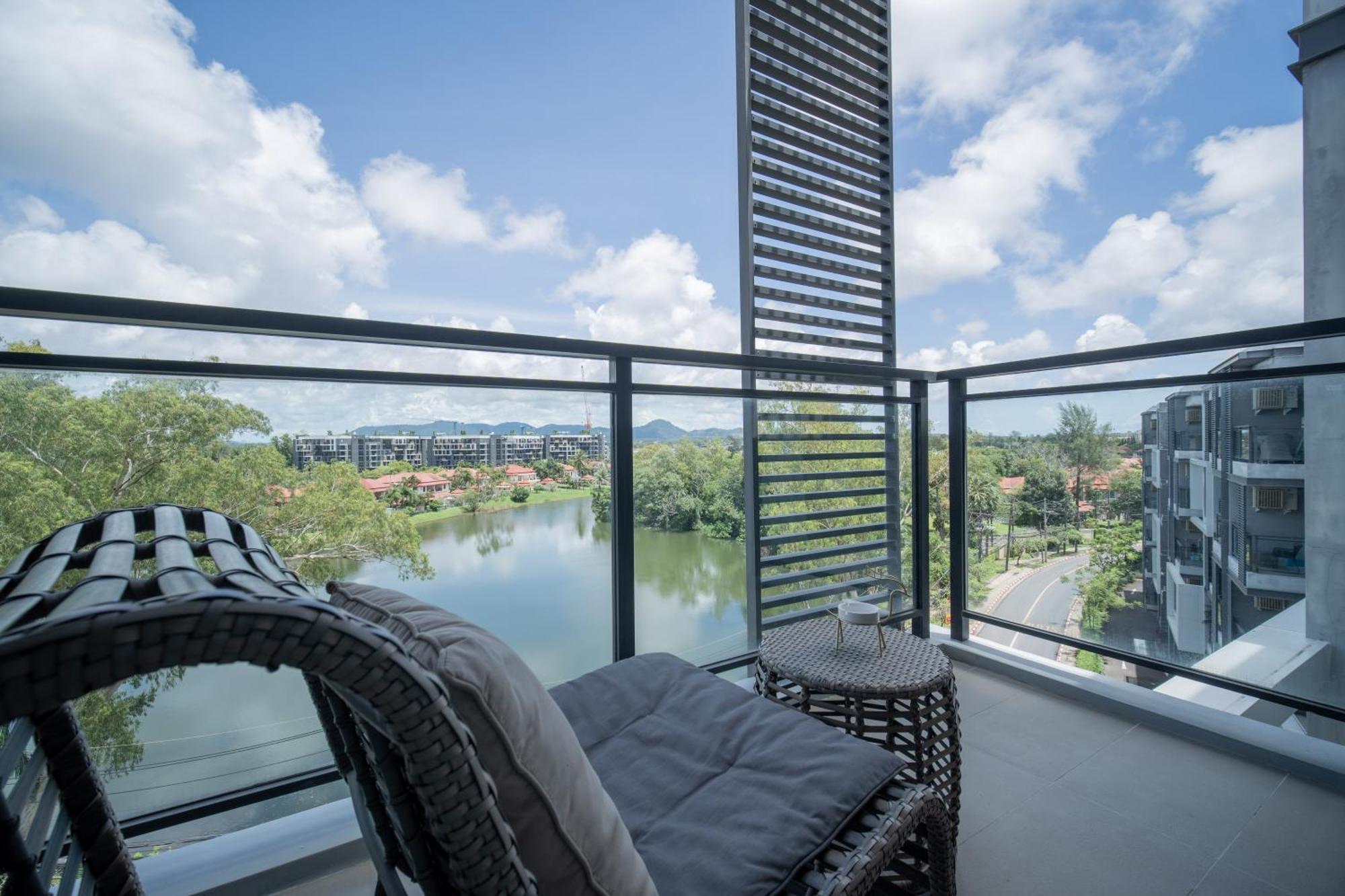 Cassia 2 Bedroom Lake&Road View Apt By Nla หาดบางเทา ภายนอก รูปภาพ